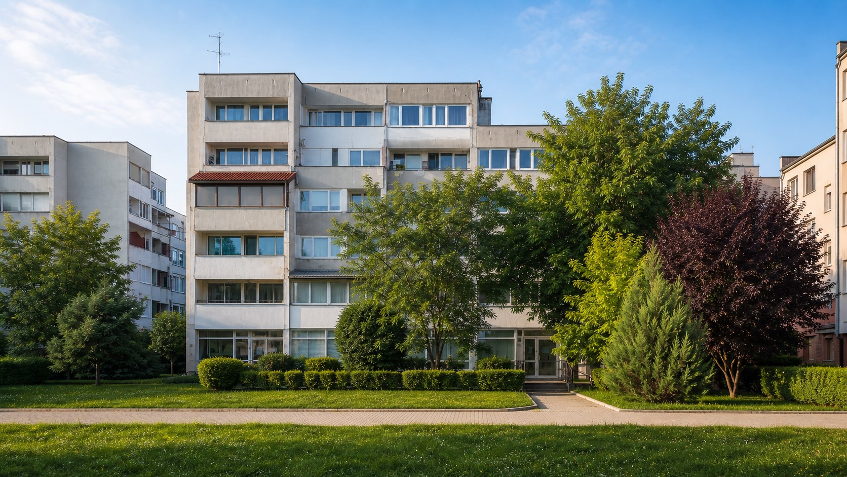 Budynek przychodni przy ul. Hermanowskiej 89 we Wrocławiu